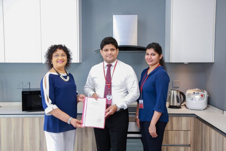 මුළුතැන්ගෙයි උපකරණ භාවිතය පිළිබඳ දැනුවත් කිරීමකට සිංගර් සමඟින් Anoma’s